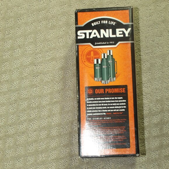 NIB Stanley Green 24 oz Thermos with Handle - Picture 7 of 11